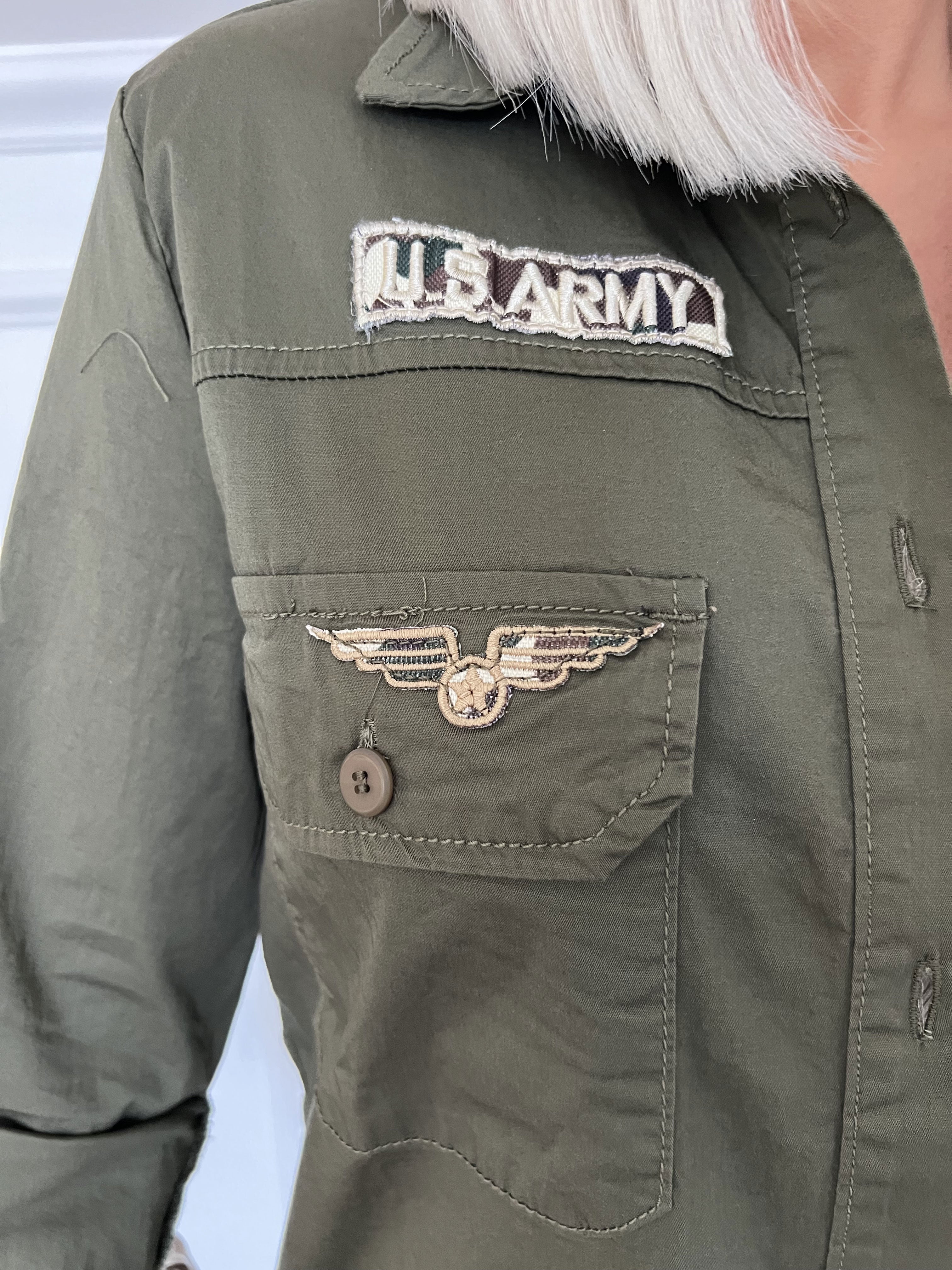 Samara - Armygrøn bomulds skjorte i militærlook